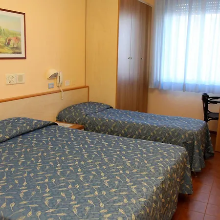 Azzurra 3*