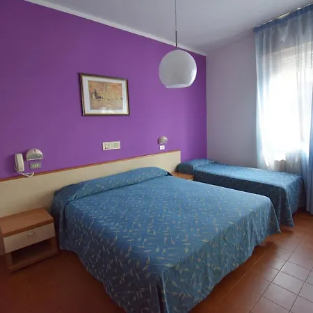 Azzurra מלון 3*