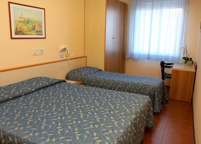 Azzurra 3*
